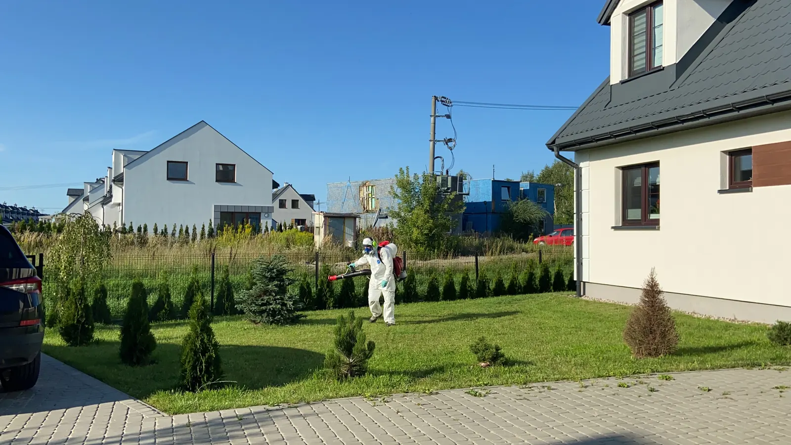 Ile kosztuje odkomarzanie i odkleszczanie ogrodu?
